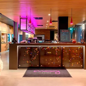 Hotel Moxy Excel ****