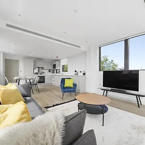 Apartment Executive In Bermondsey Free Wifi & Aircon By Aparts, London